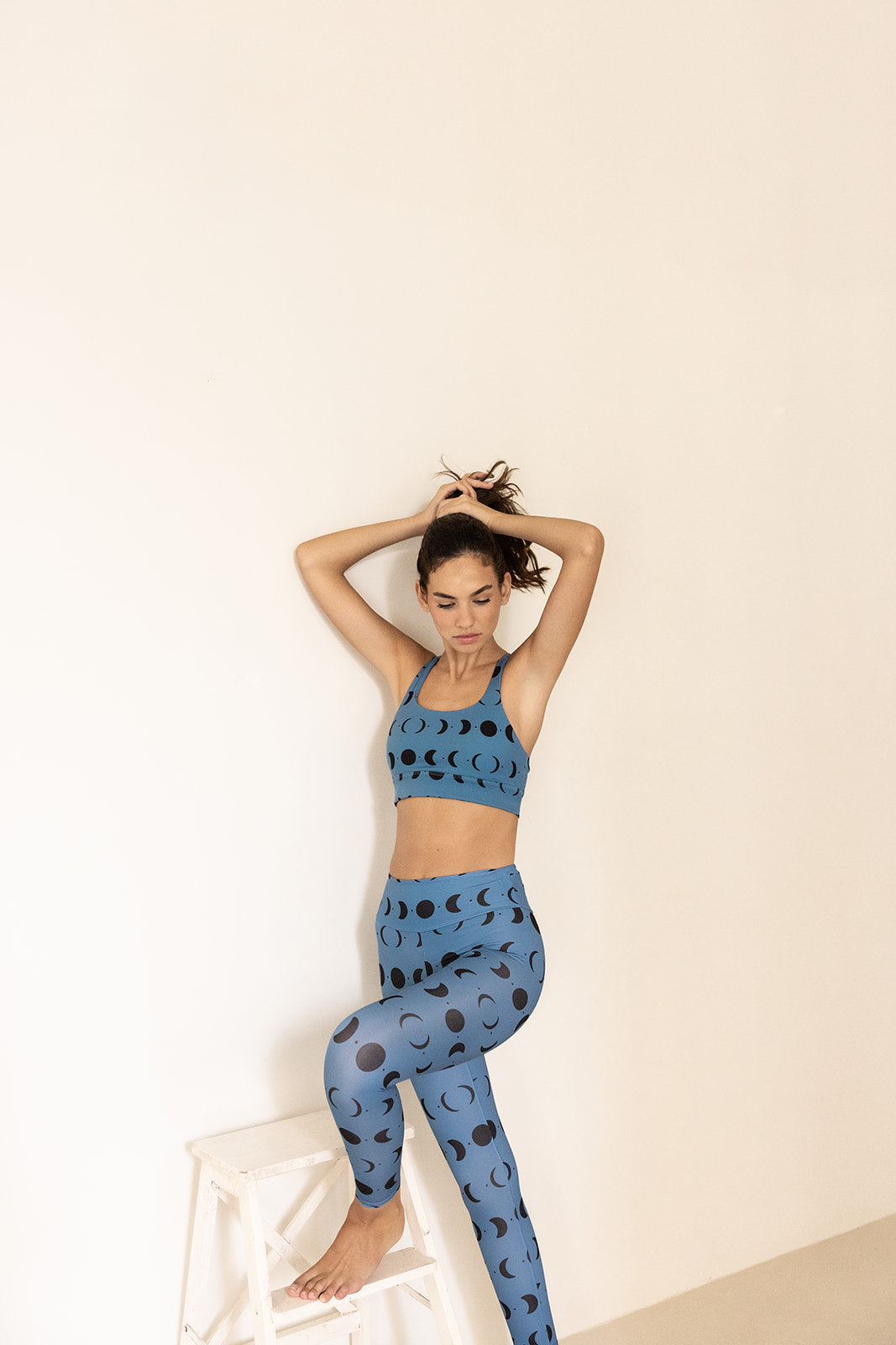 Leggings cintura alta, no aprieta y si recoge, tejido alta calidad, para yoga y para deporte. Diseño exclusivo hecho en España